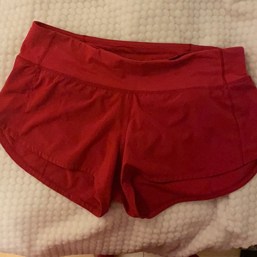 Red lululemon 2.5 speed up shorts size 4